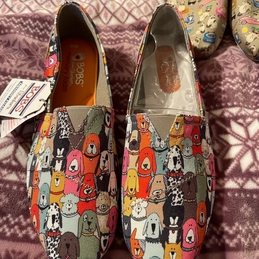 BOBS, Dog Print,  Size 10,